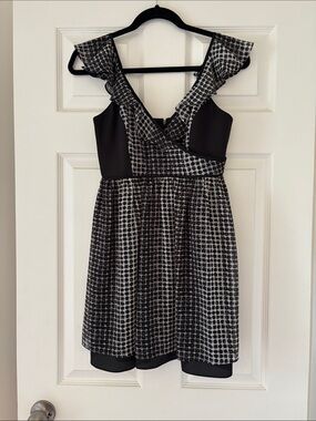 BCBGeneration Black and White Patterned V-Neck Dress